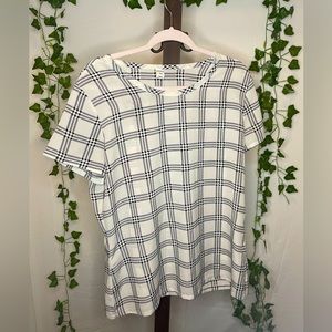 Black and white Old Navy Top | Size: Large